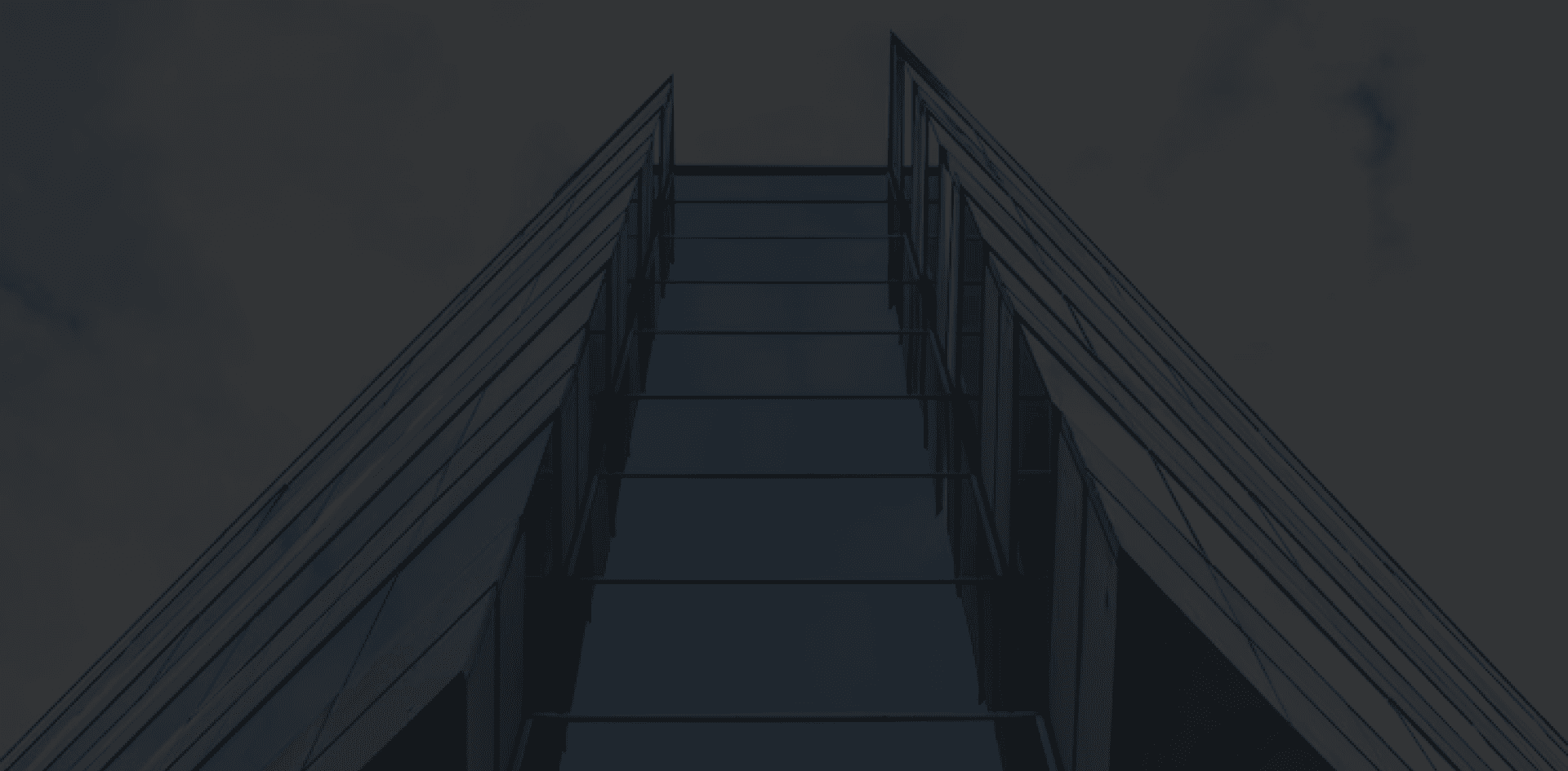 Сучасна будівля зі скляним фасадом